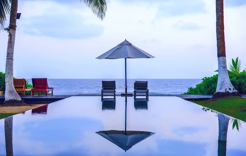 Private Galle Oceanfront Villa & Infinity Pool Buyout